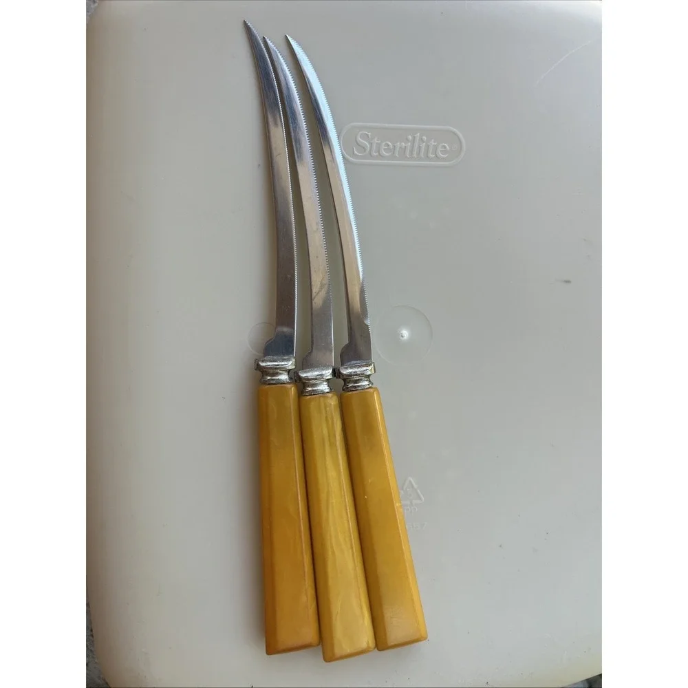 Vintage Henry's 3 Original Tomato & Steak Knives Bakelite Handles